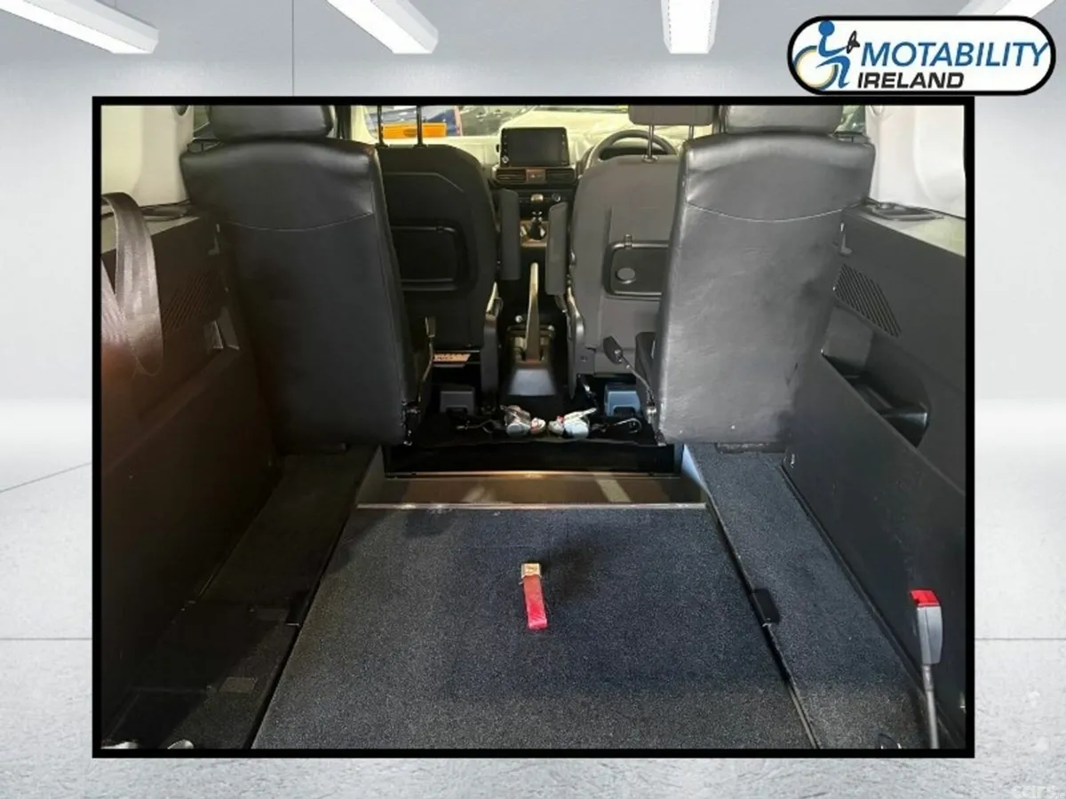 Citroen Berlingo Multispace MPV, Diesel, 2023, Grey