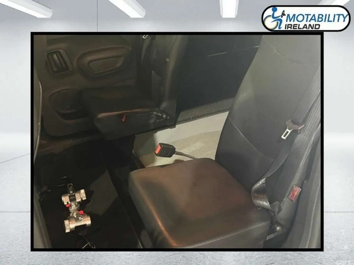 Citroen Berlingo Multispace MPV, Diesel, 2023, Grey