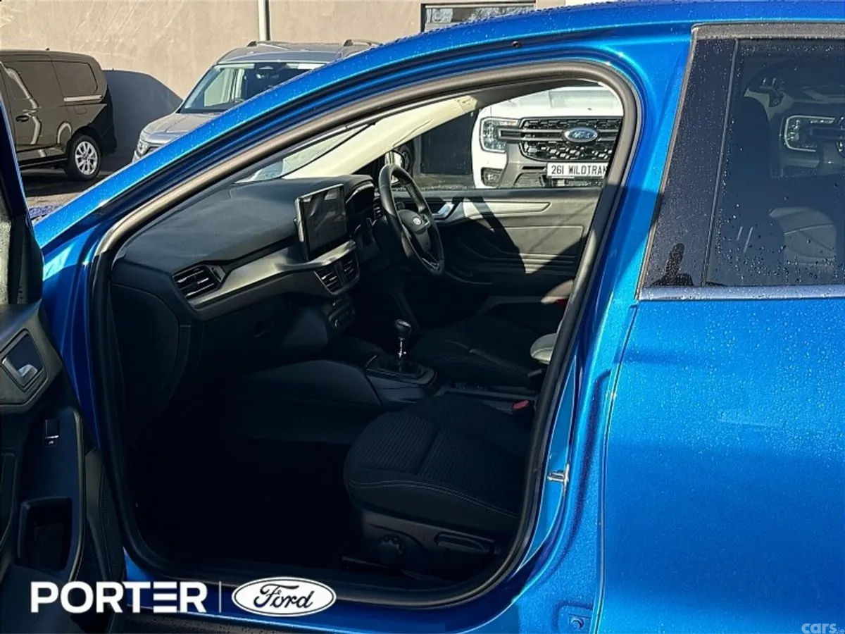 Ford Focus Hatchback, Petrol, 2023, Blue