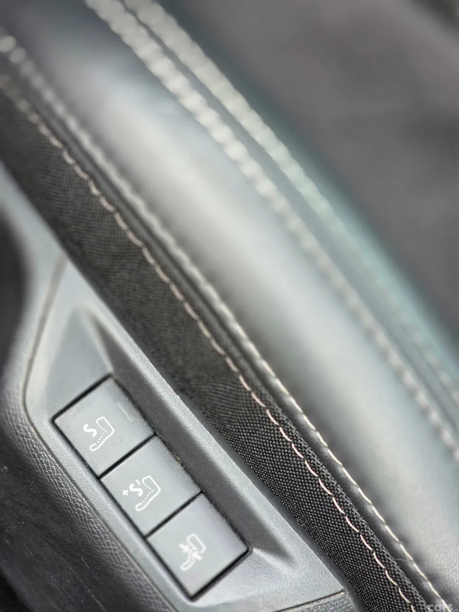 Peugeot 308 Estate, Petrol, 2015, Red
