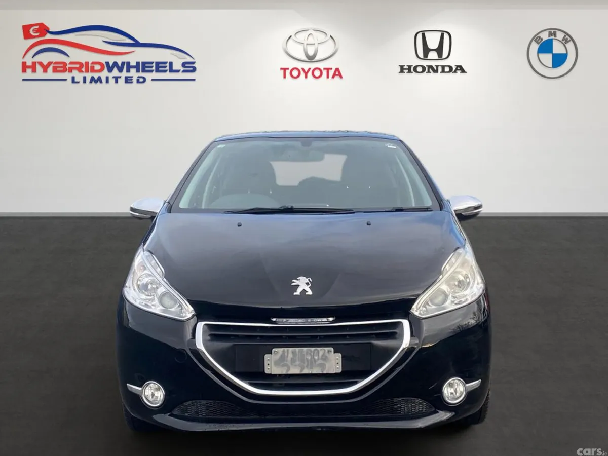 Peugeot 208 Hatchback, Petrol, 2014, Black