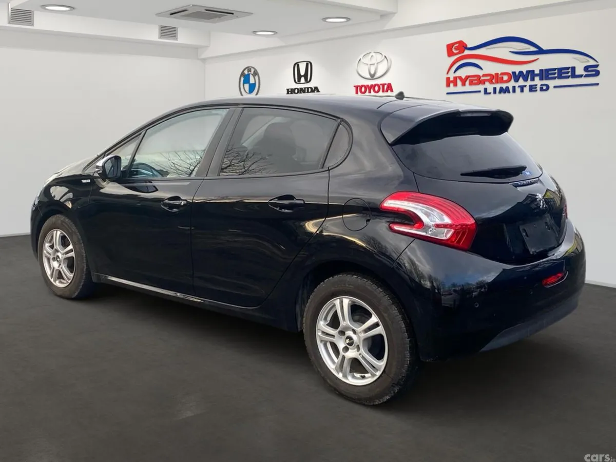 Peugeot 208 Hatchback, Petrol, 2014, Black