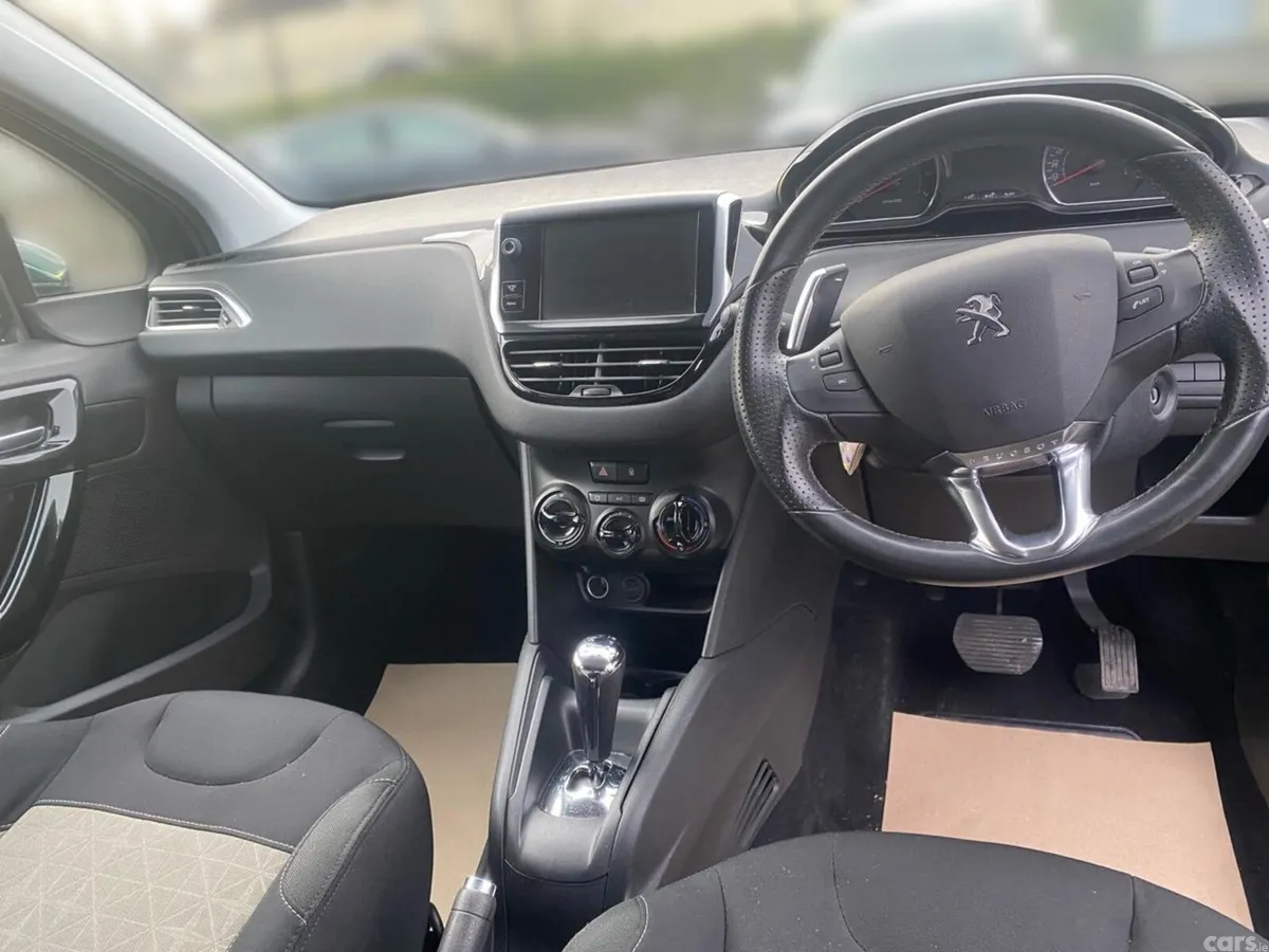 Peugeot 208 Hatchback, Petrol, 2014, Black