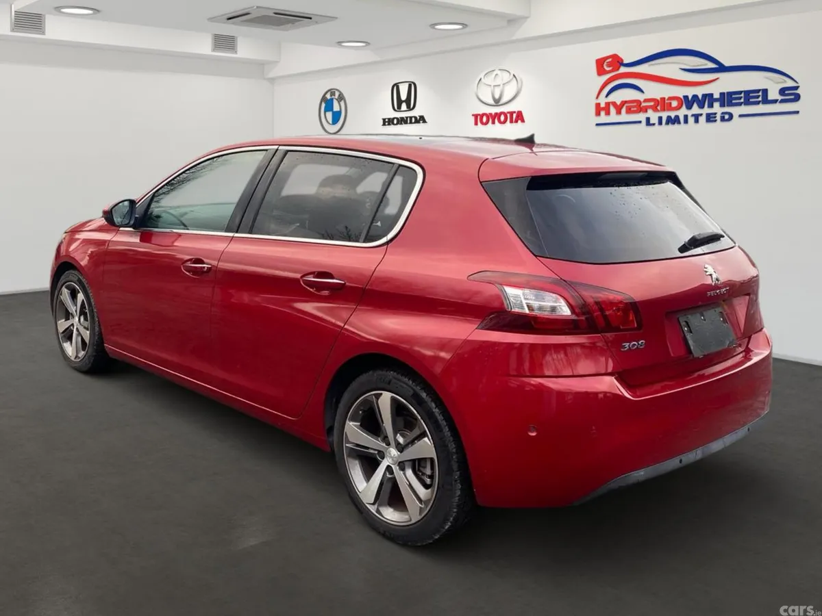 Peugeot 308 Estate, Petrol, 2015, Red