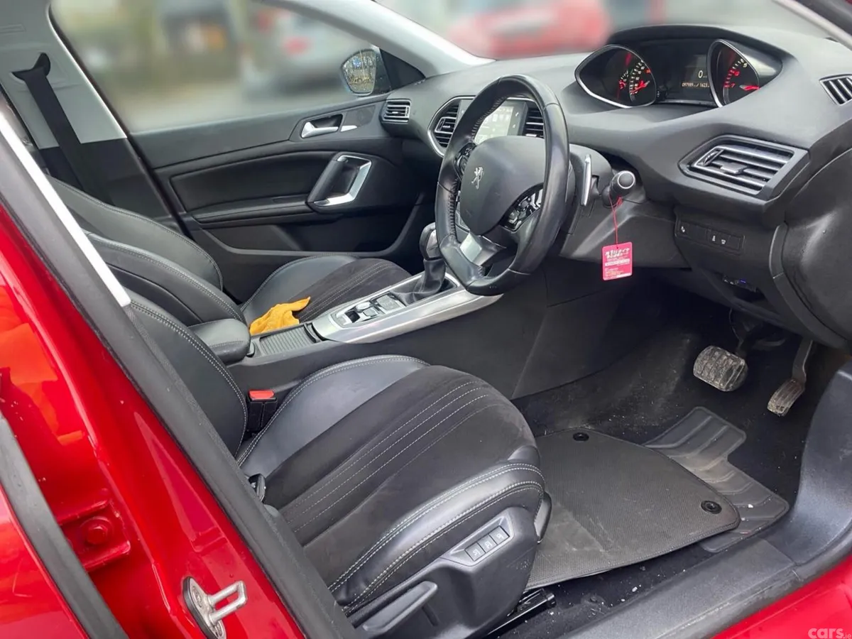 Peugeot 308 Estate, Petrol, 2015, Red