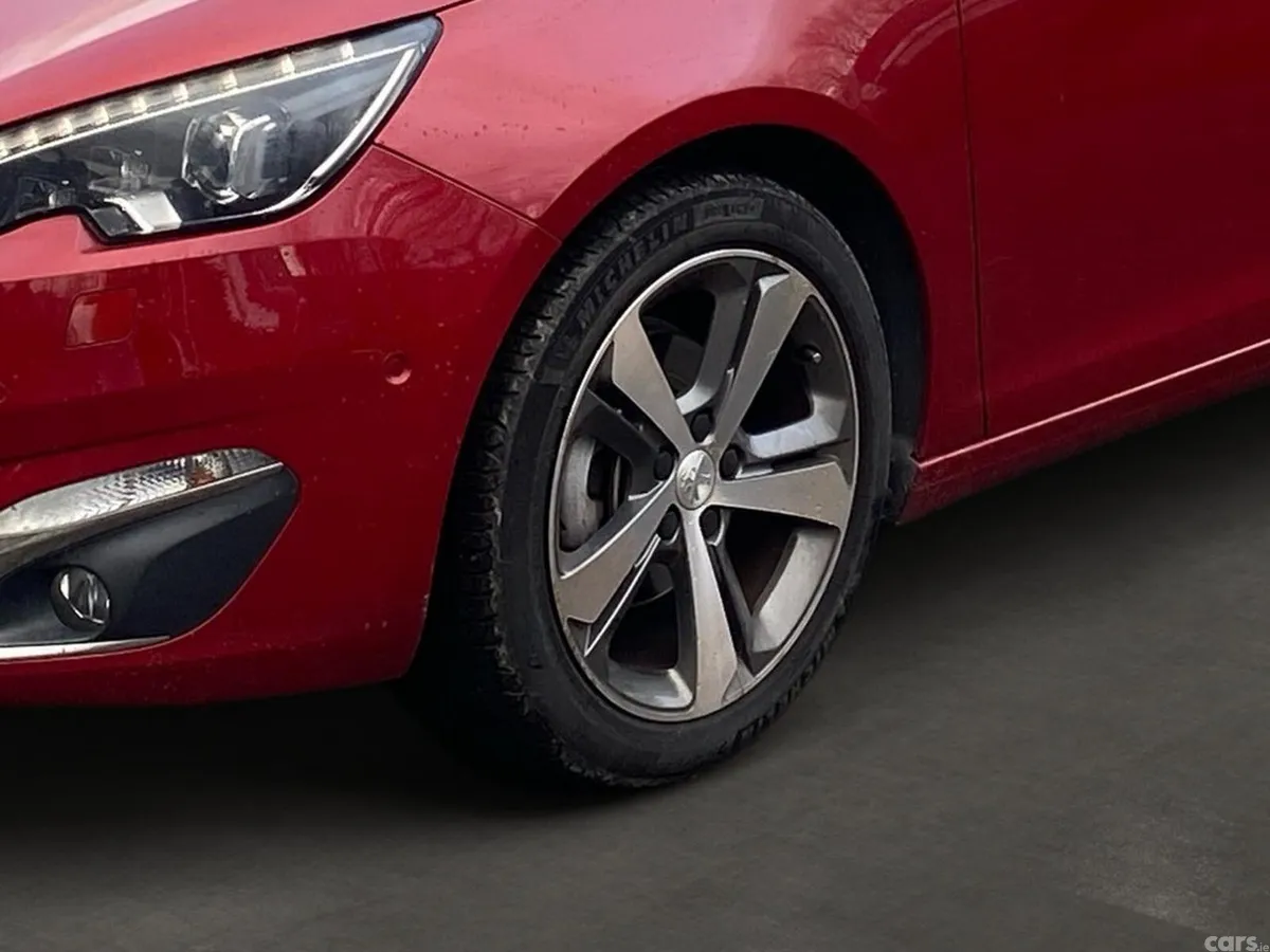 Peugeot 308 Estate, Petrol, 2015, Red