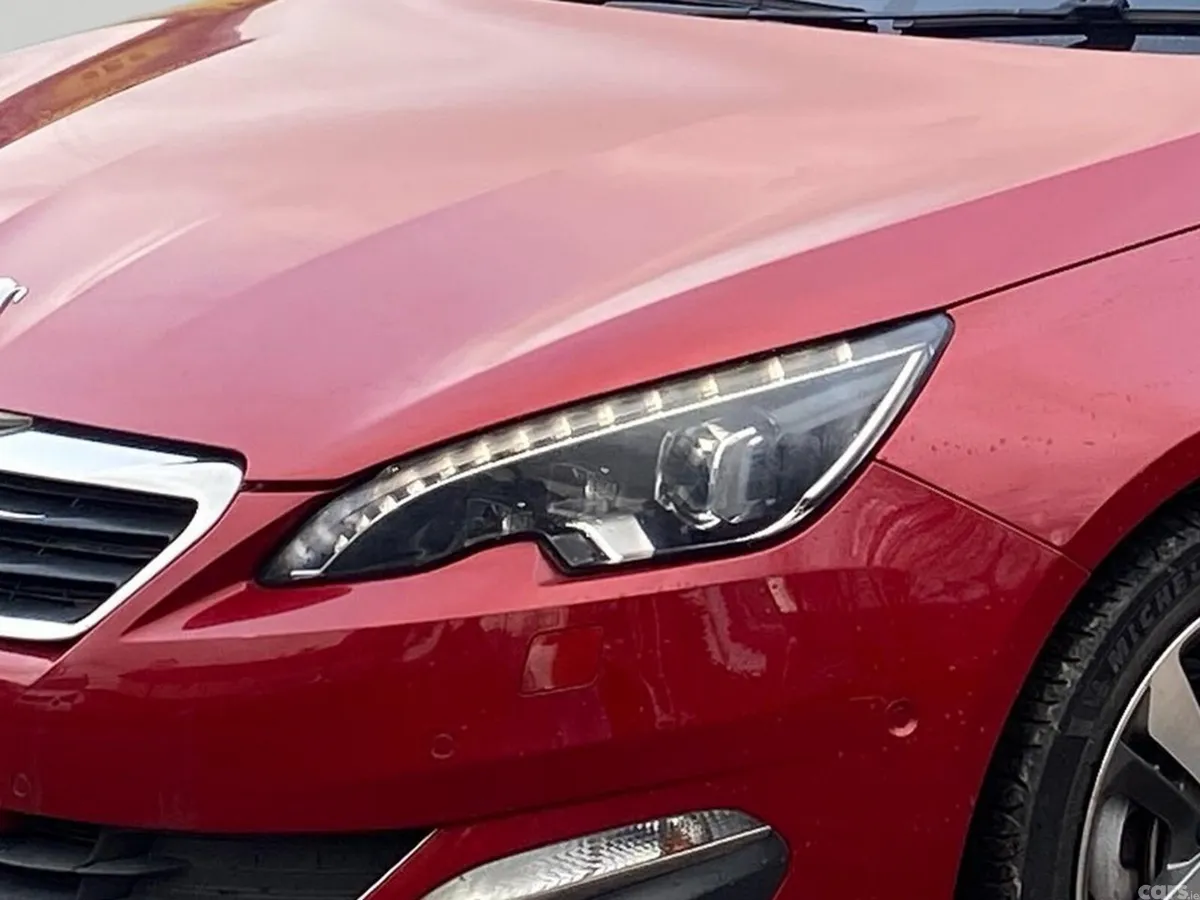 Peugeot 308 Estate, Petrol, 2015, Red