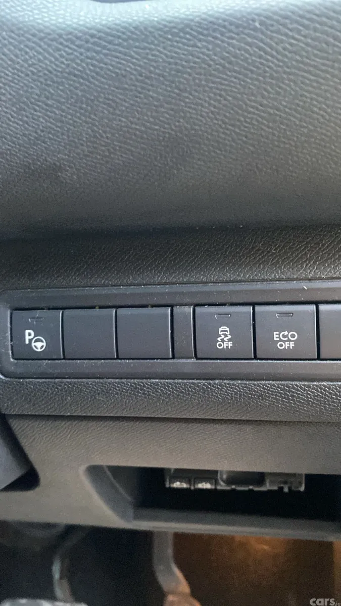 Peugeot 308 Estate, Petrol, 2015, Red
