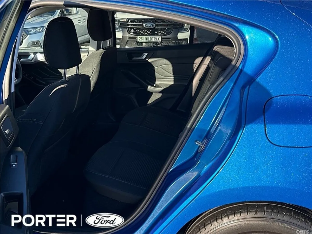 Ford Focus Hatchback, Petrol, 2023, Blue