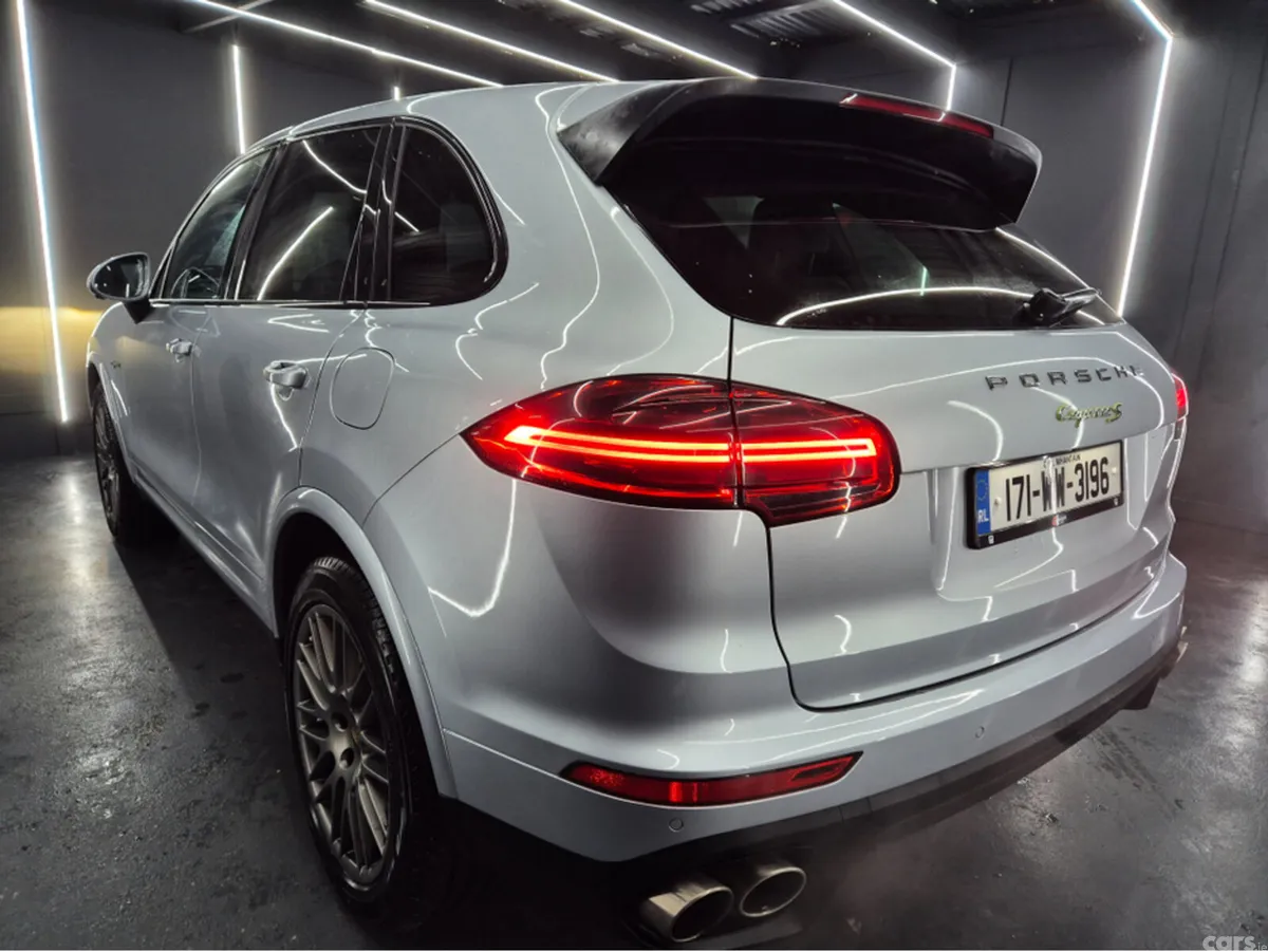 Porsche Cayenne SUV, Petrol Plug-in Hybrid, 2017, Silver