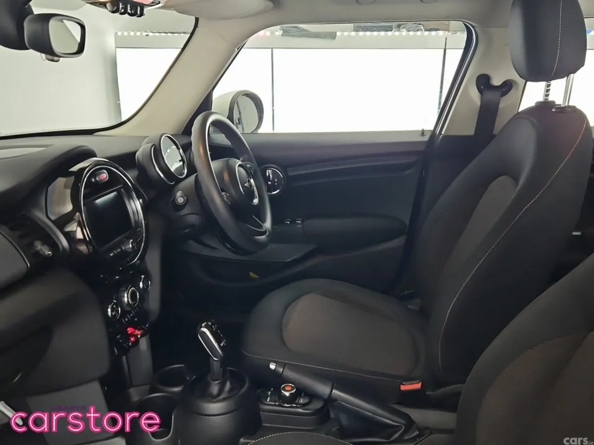 Mini Cooper Hatchback, Petrol, 2019, Blue