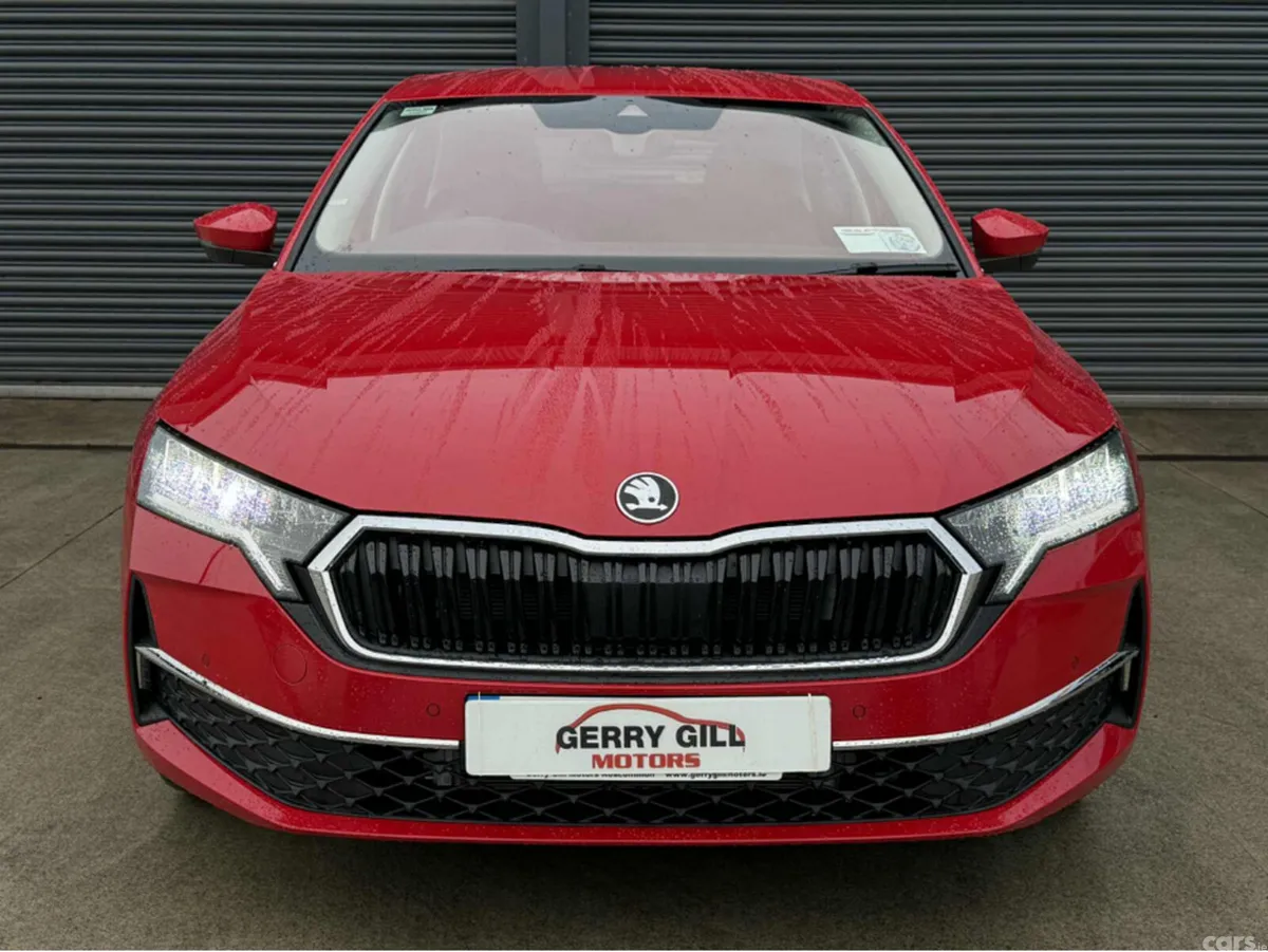 Skoda Octavia Hatchback, Diesel, 2025, Red