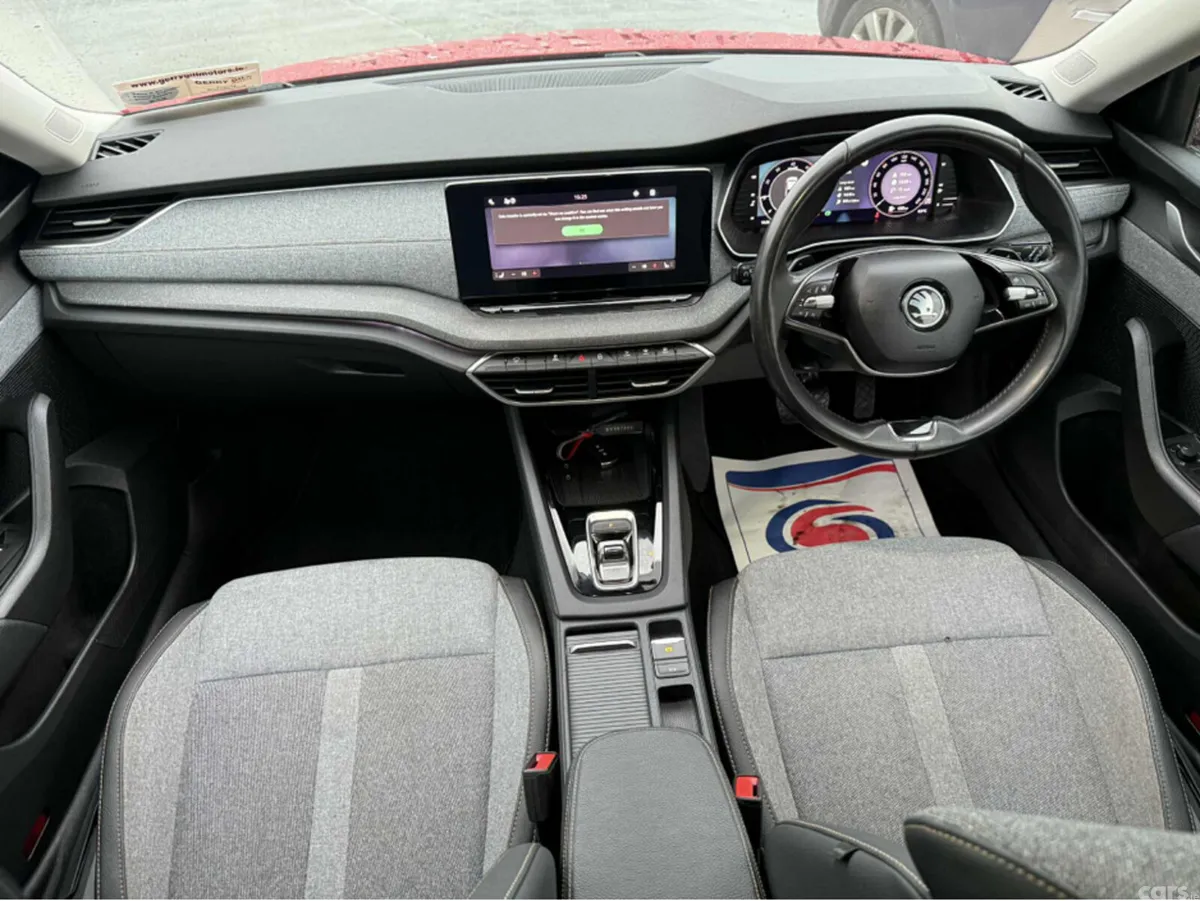 Skoda Octavia Hatchback, Diesel, 2025, Red