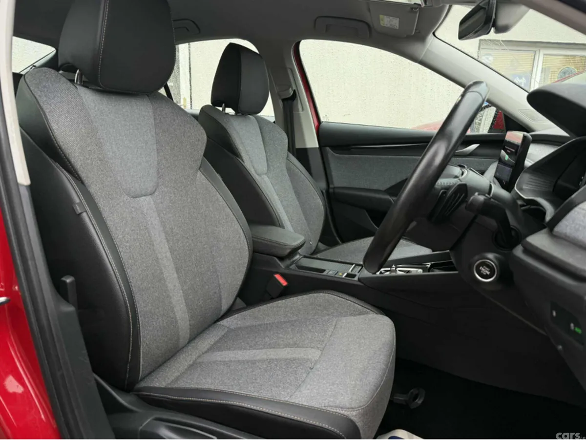 Skoda Octavia Hatchback, Diesel, 2025, Red