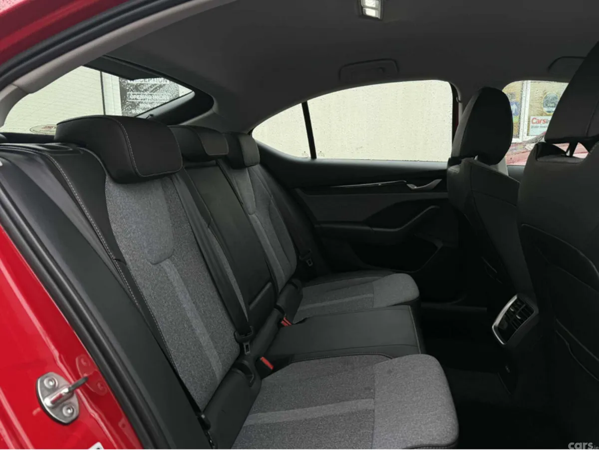 Skoda Octavia Hatchback, Diesel, 2025, Red