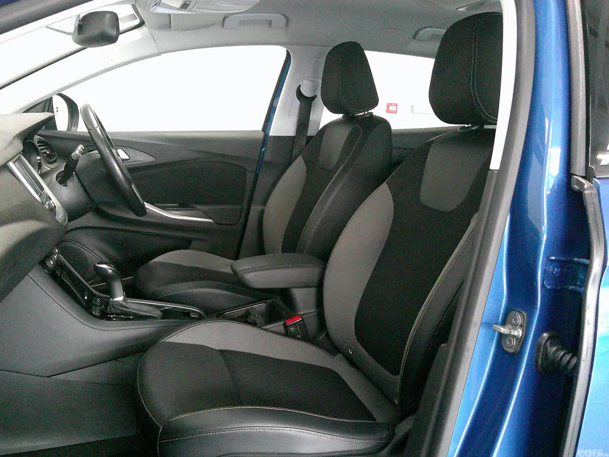 Vauxhall Grandland X Hatchback, Diesel, 2018, Blue