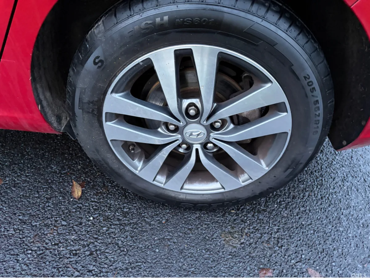 Hyundai i30 Hatchback, Petrol, 2018, Red
