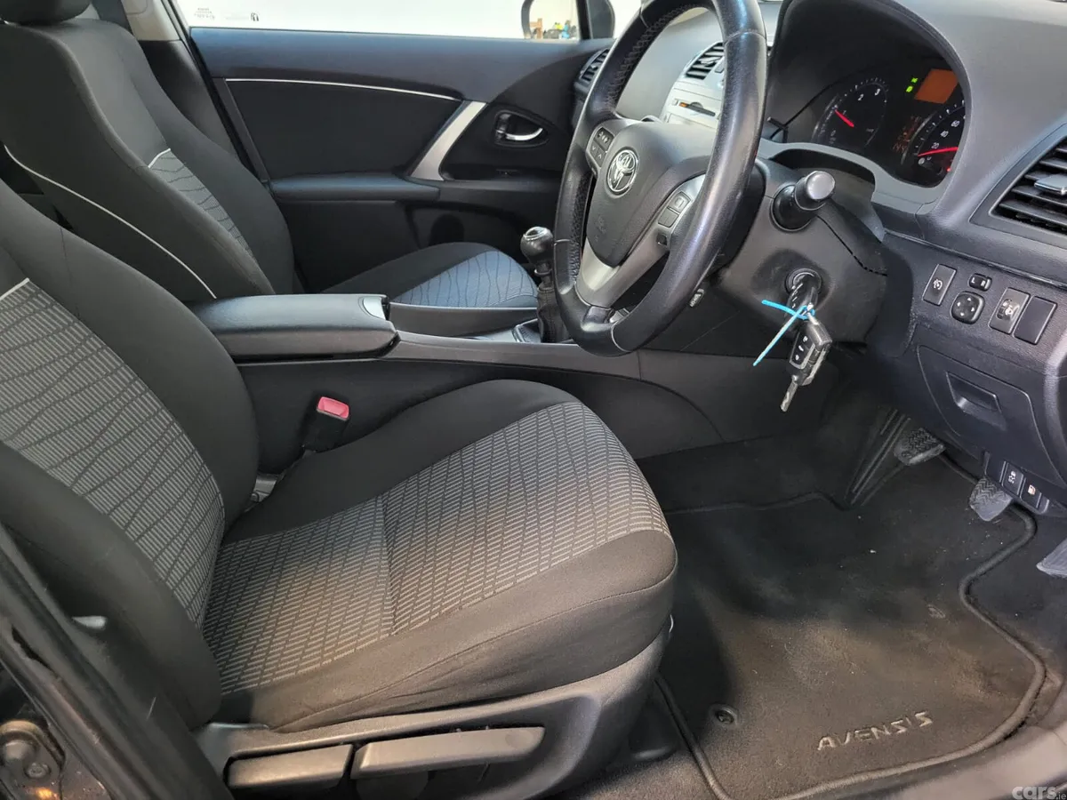 Toyota Avensis Saloon, Diesel, 2015, Black