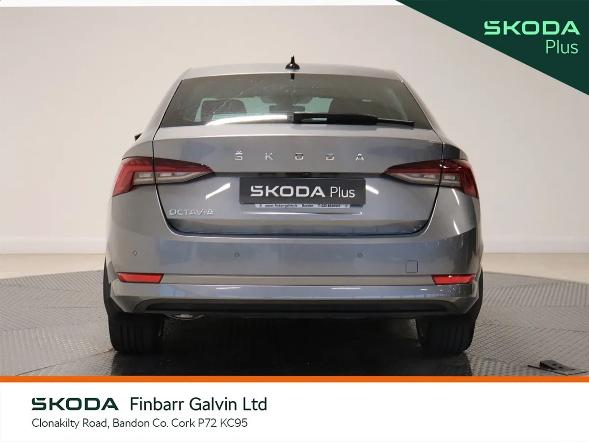 Skoda Octavia Saloon, Petrol, 2023, Grey