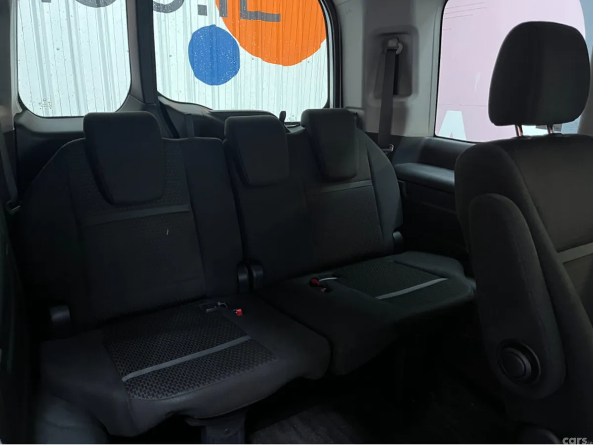 Honda Stepwagon MPV, Petrol Hybrid, 2020, White