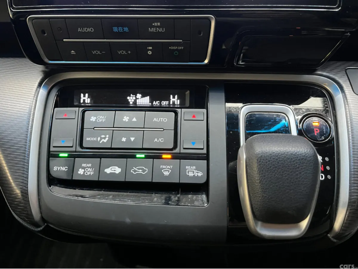 Honda Stepwagon MPV, Petrol Hybrid, 2020, White