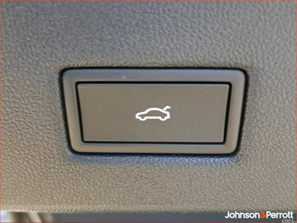 Ford Capri SUV, Electric, 2027, Grey