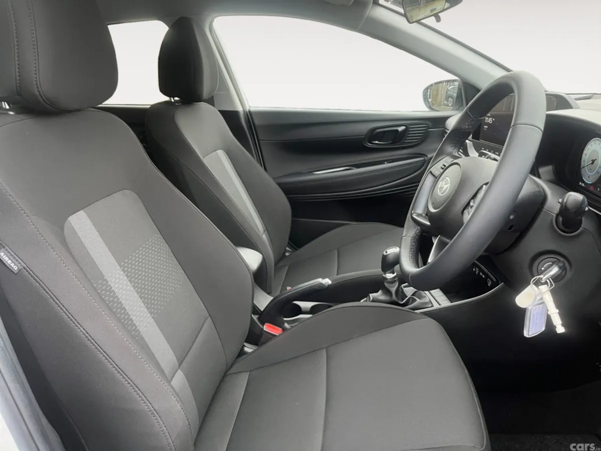 Hyundai i20 Hatchback, Petrol, 2025, White