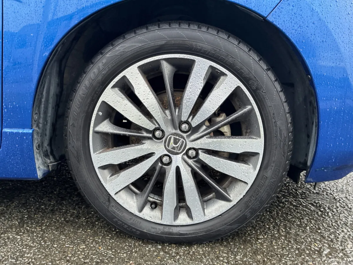 Honda Fit Hatchback, Petrol Hybrid, 2015, Blue