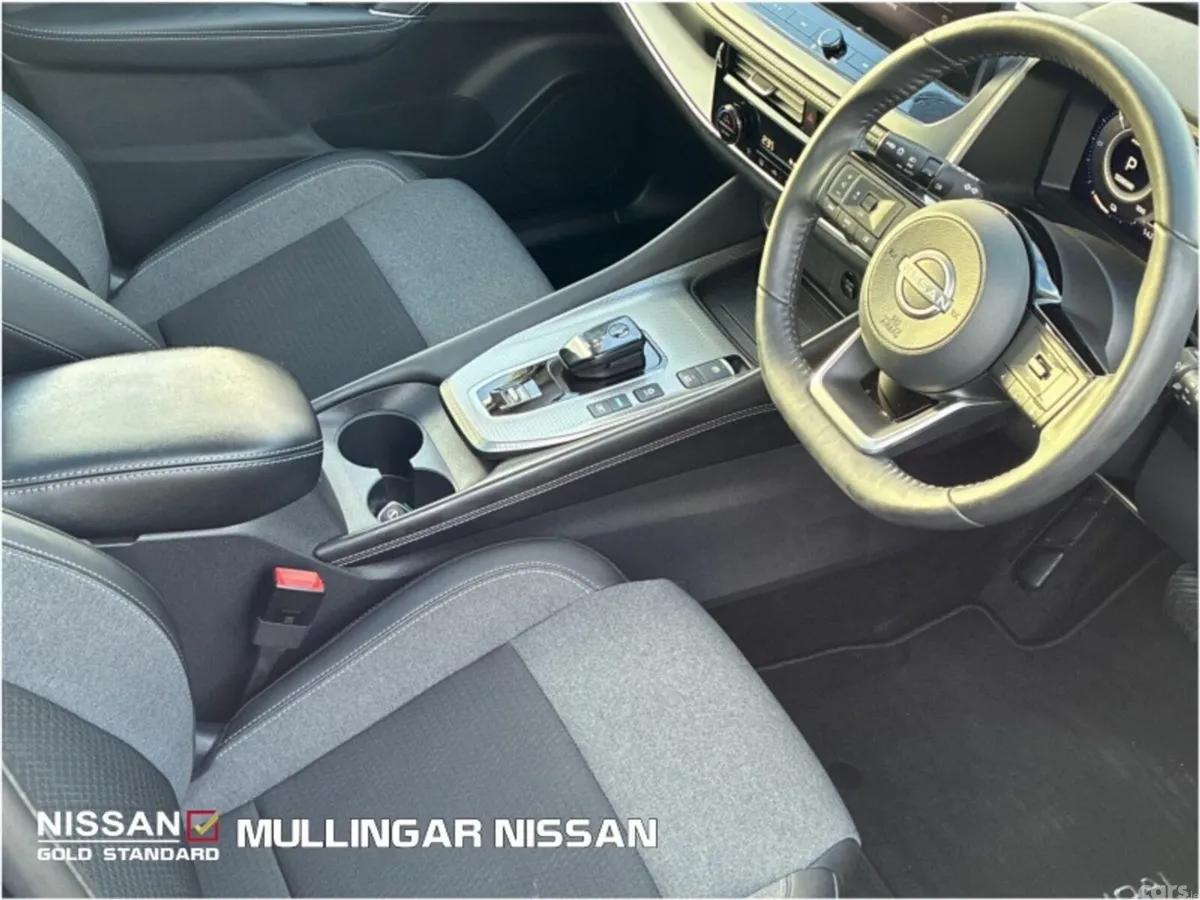 Nissan Qashqai MPV, Petrol Hybrid, 2025, Green