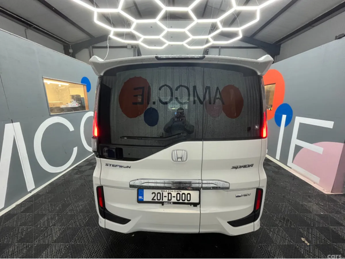 Honda Stepwagon MPV, Petrol Hybrid, 2020, White