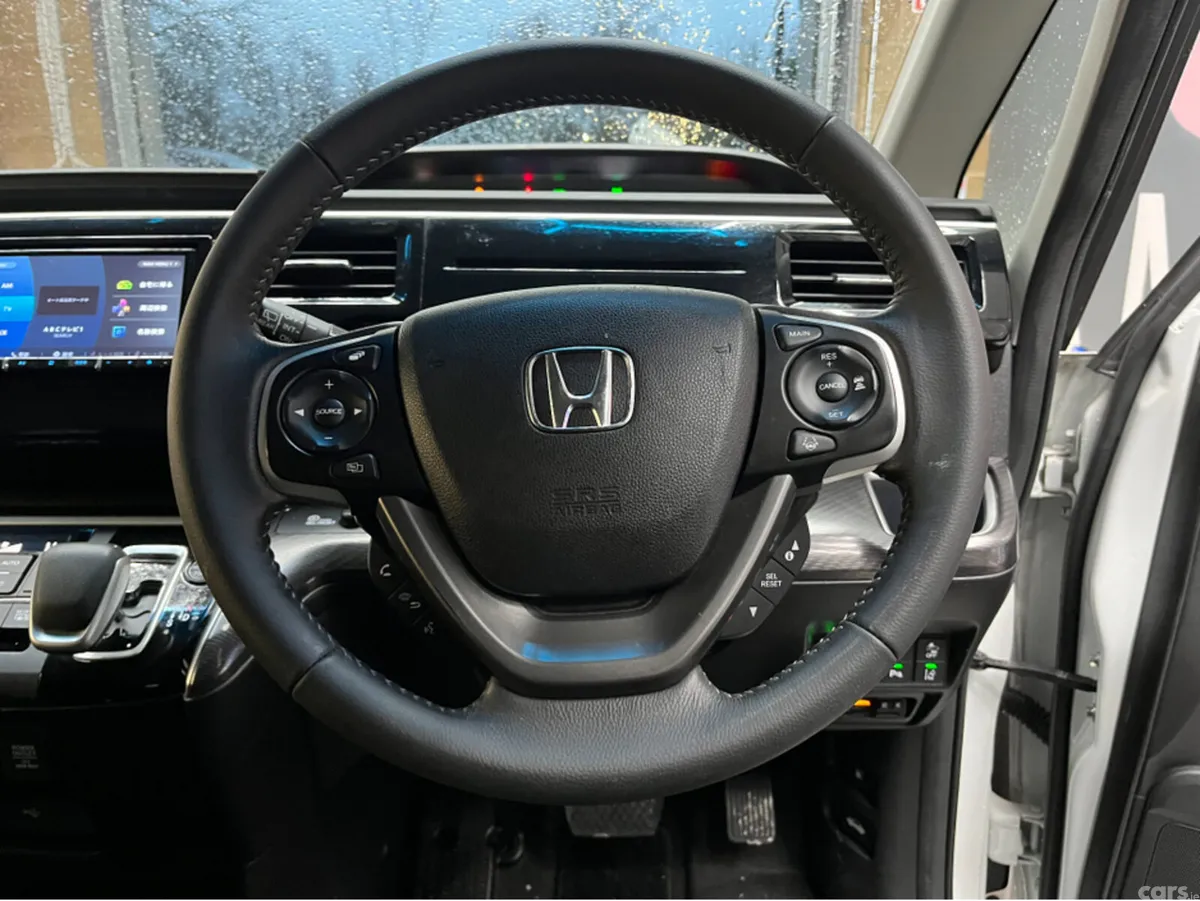 Honda Stepwagon MPV, Petrol Hybrid, 2020, White