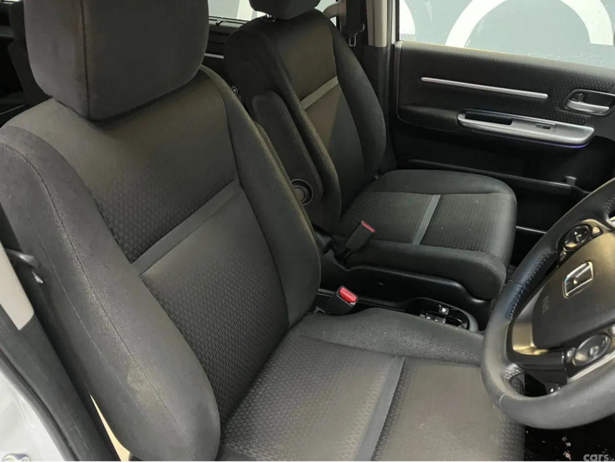 Honda Stepwagon MPV, Petrol Hybrid, 2020, White