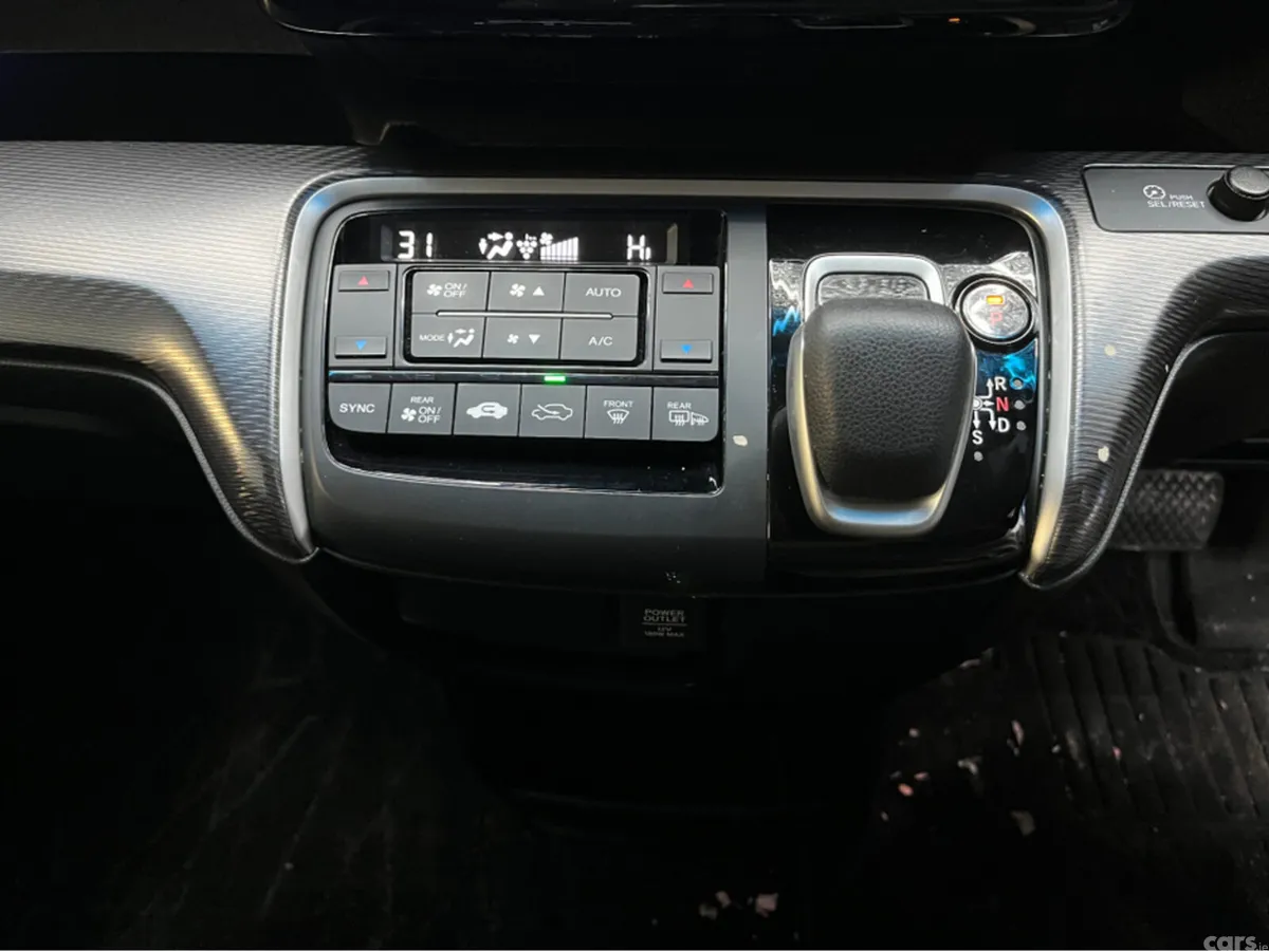 Honda Stepwagon MPV, Petrol Hybrid, 2020, White