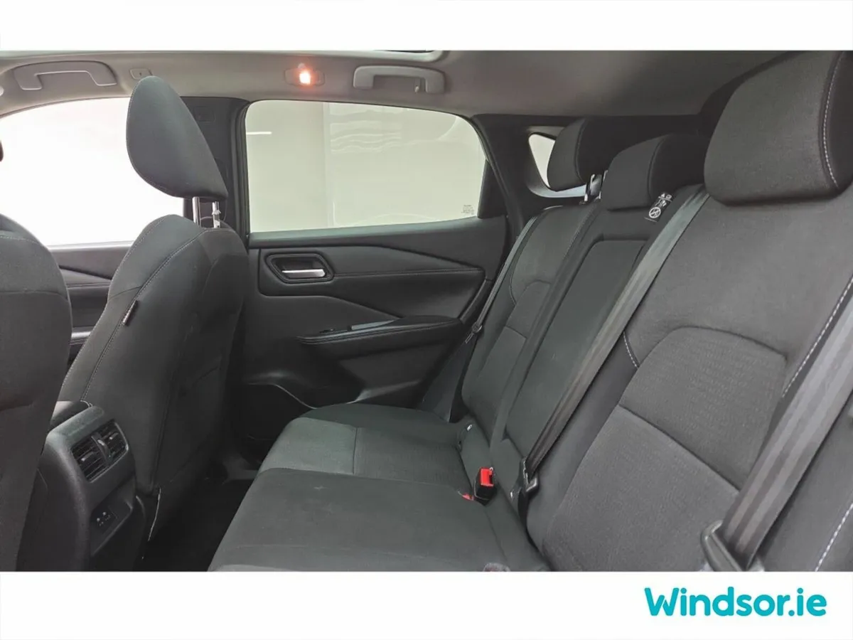 Nissan Qashqai MPV, Petrol Hybrid, 2023, Orange