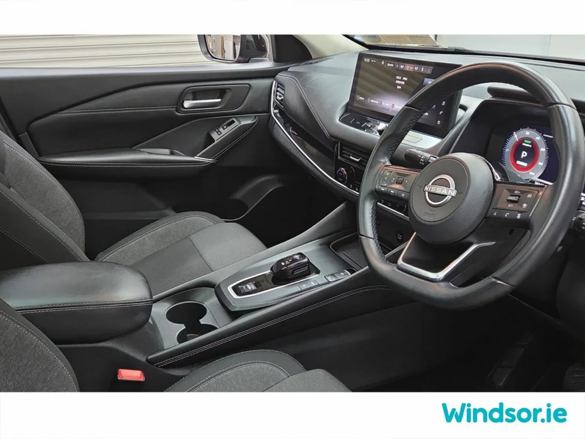 Nissan Qashqai MPV, Petrol Hybrid, 2023, Orange
