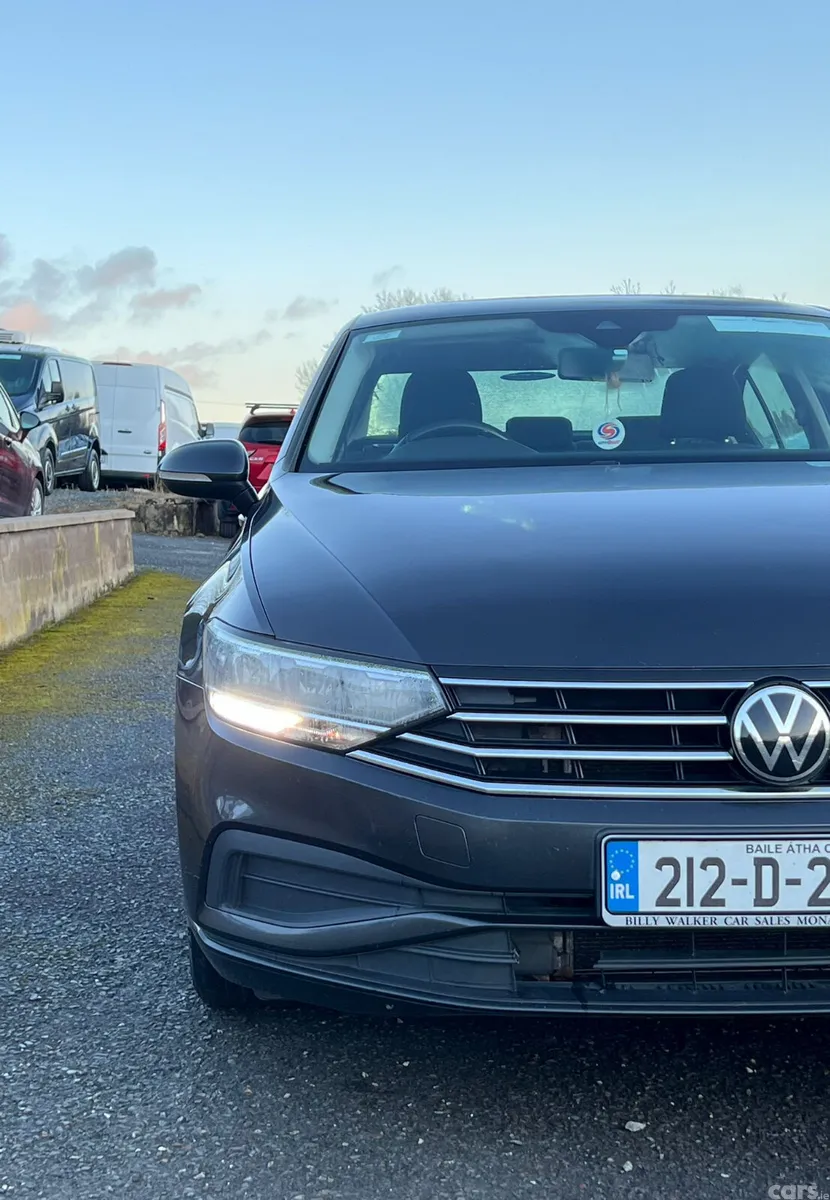 Volkswagen Passat Saloon, Diesel, 2021, Grey