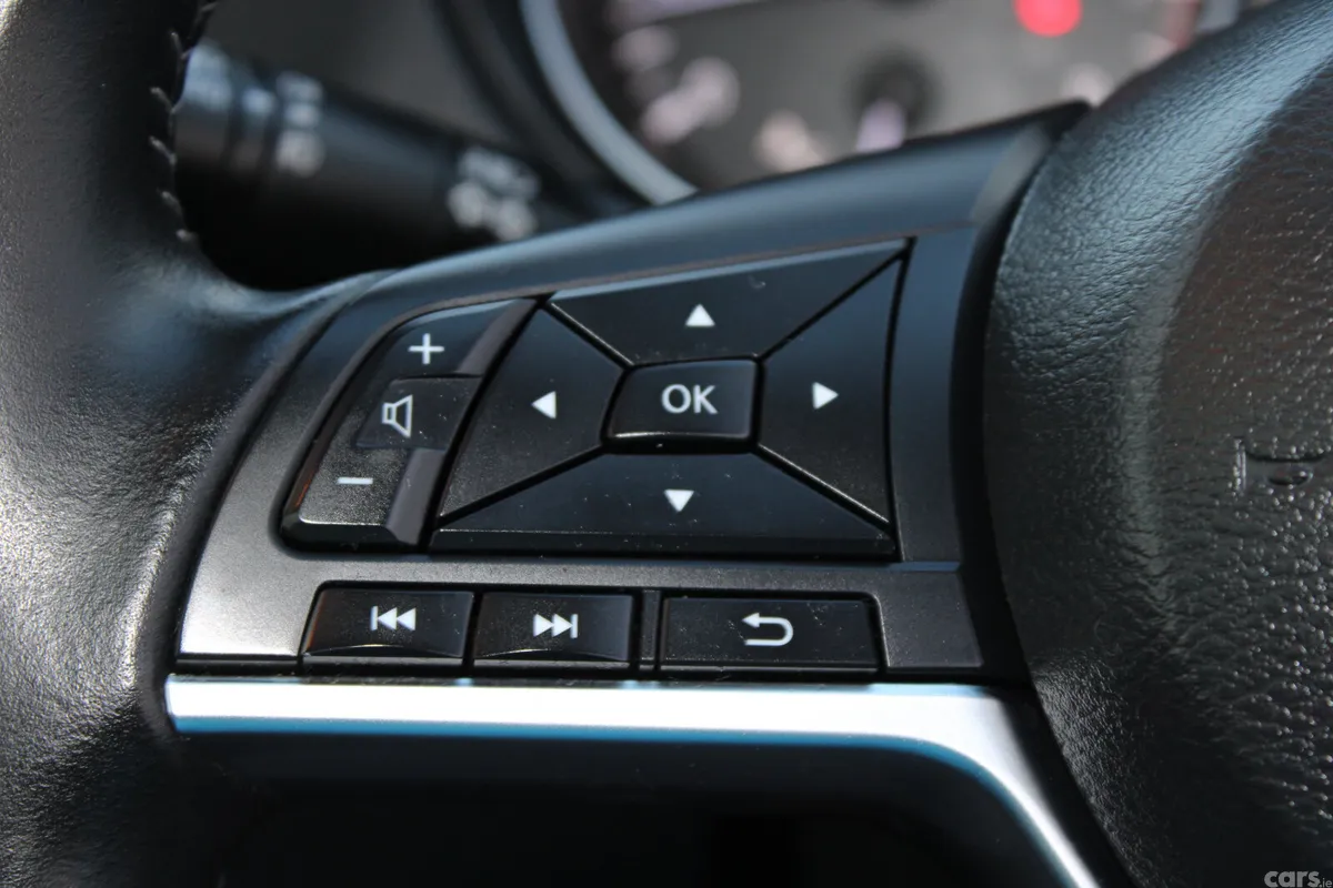 Nissan Qashqai MPV, Petrol, 2019, White