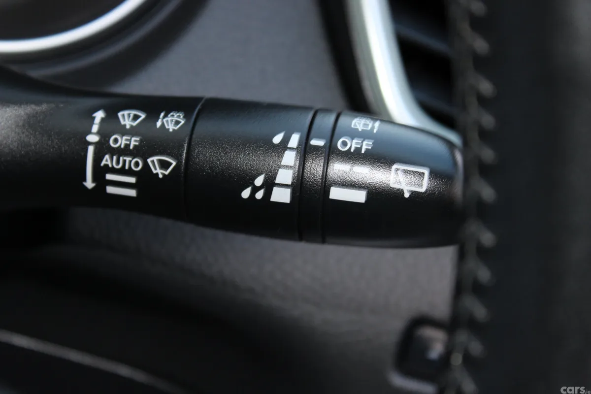 Nissan Qashqai MPV, Petrol, 2019, White