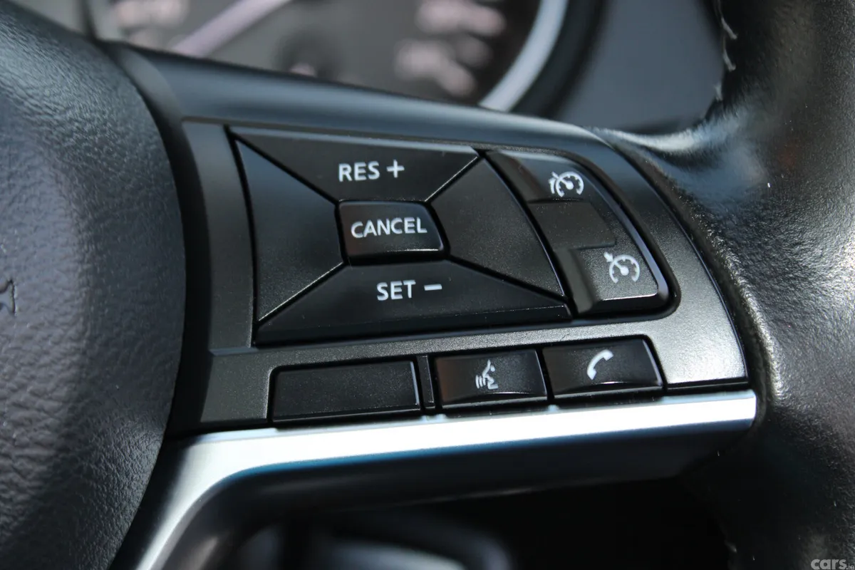 Nissan Qashqai MPV, Petrol, 2019, White