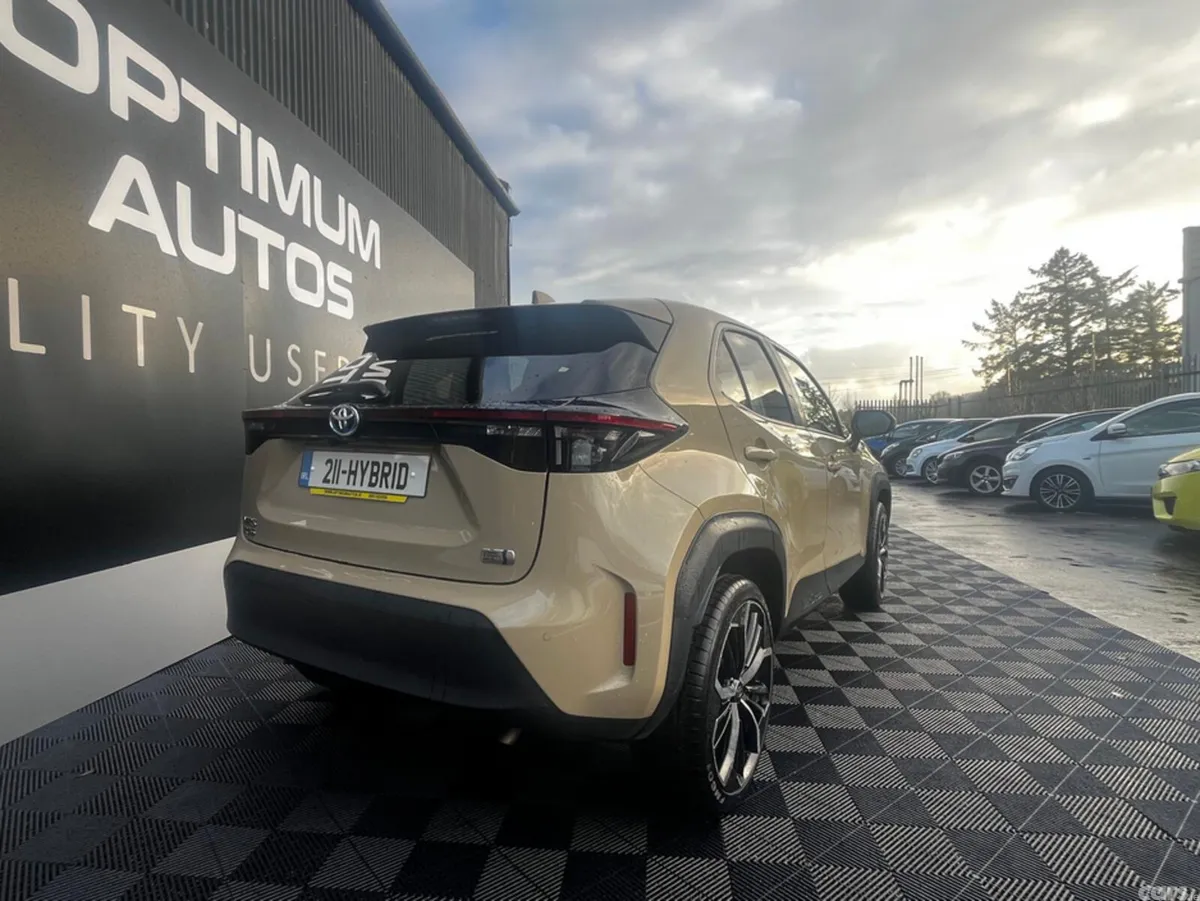 Toyota Yaris Cross Hatchback, Petrol Hybrid, 2021, Yellow