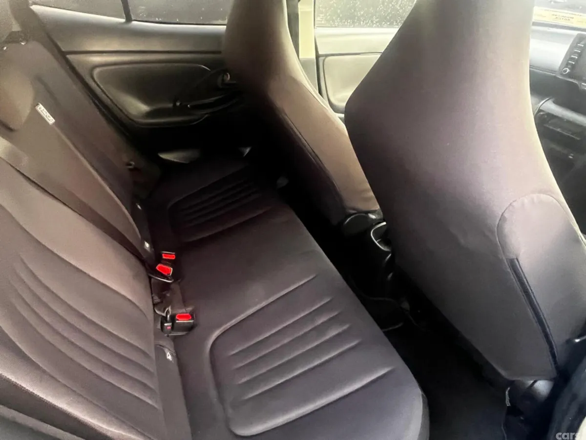 Toyota Yaris Cross Hatchback, Petrol Hybrid, 2021, Yellow
