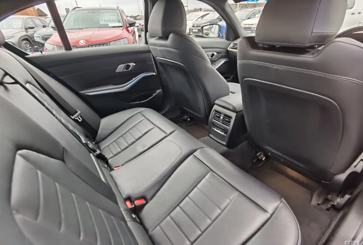 BMW 3-Series Saloon, Petrol Plug-in Hybrid, 2021, Blue