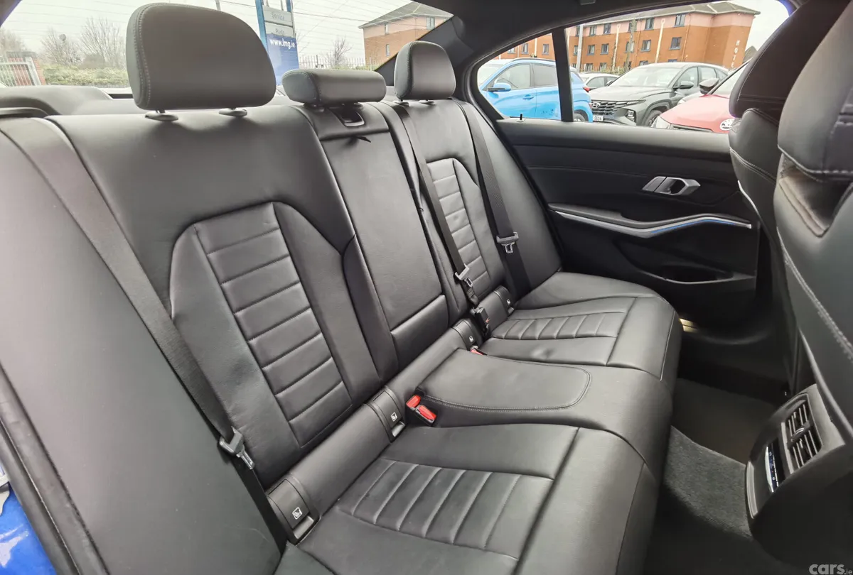 BMW 3-Series Saloon, Petrol Plug-in Hybrid, 2021, Blue
