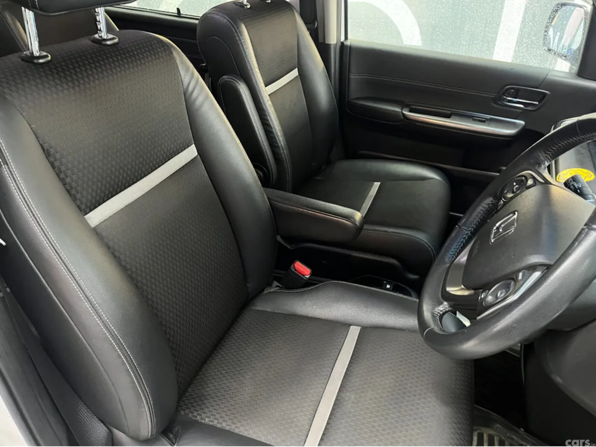 Honda Stepwagon MPV, Petrol Hybrid, 2019, White