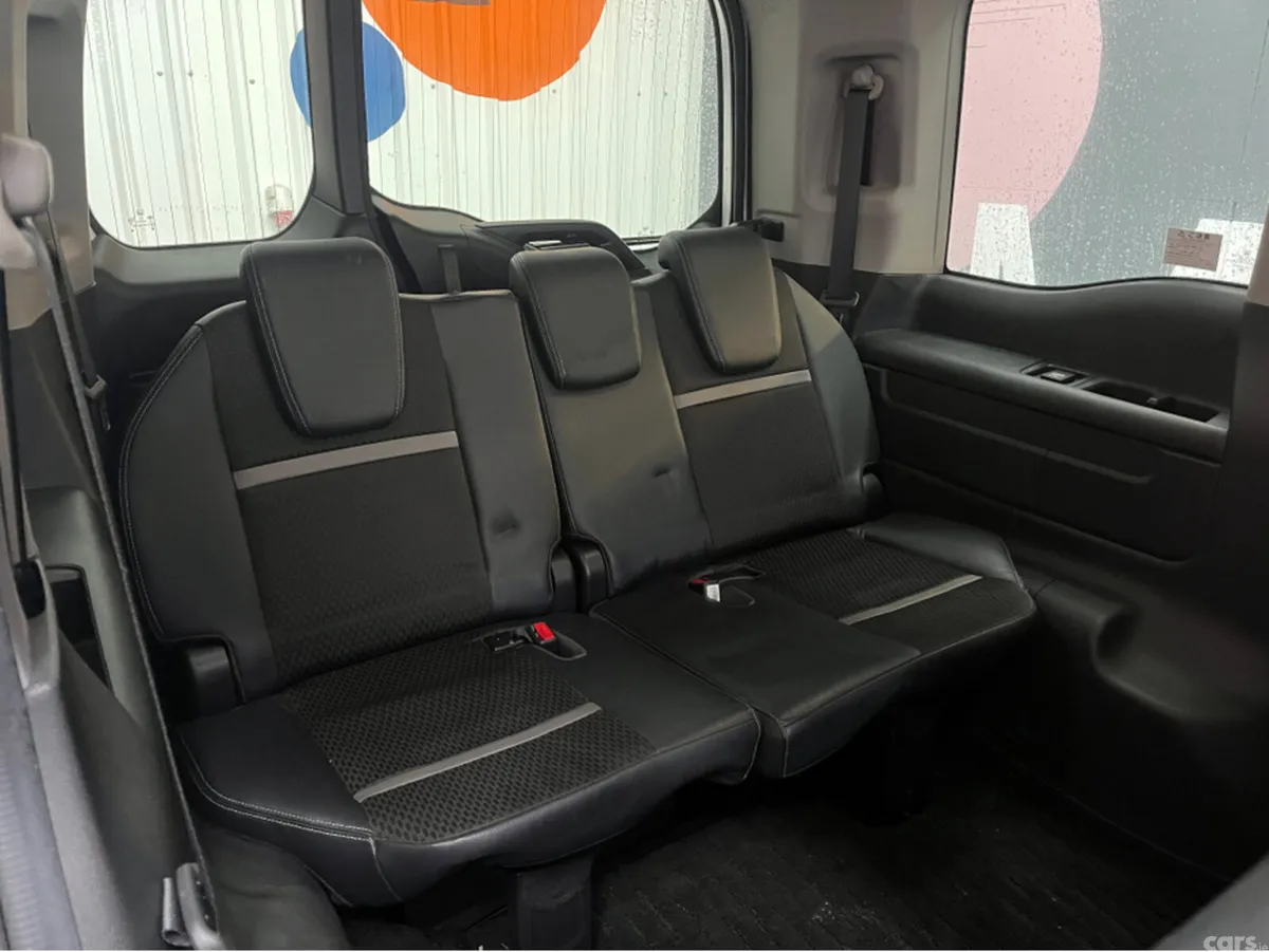 Honda Stepwagon MPV, Petrol Hybrid, 2019, White