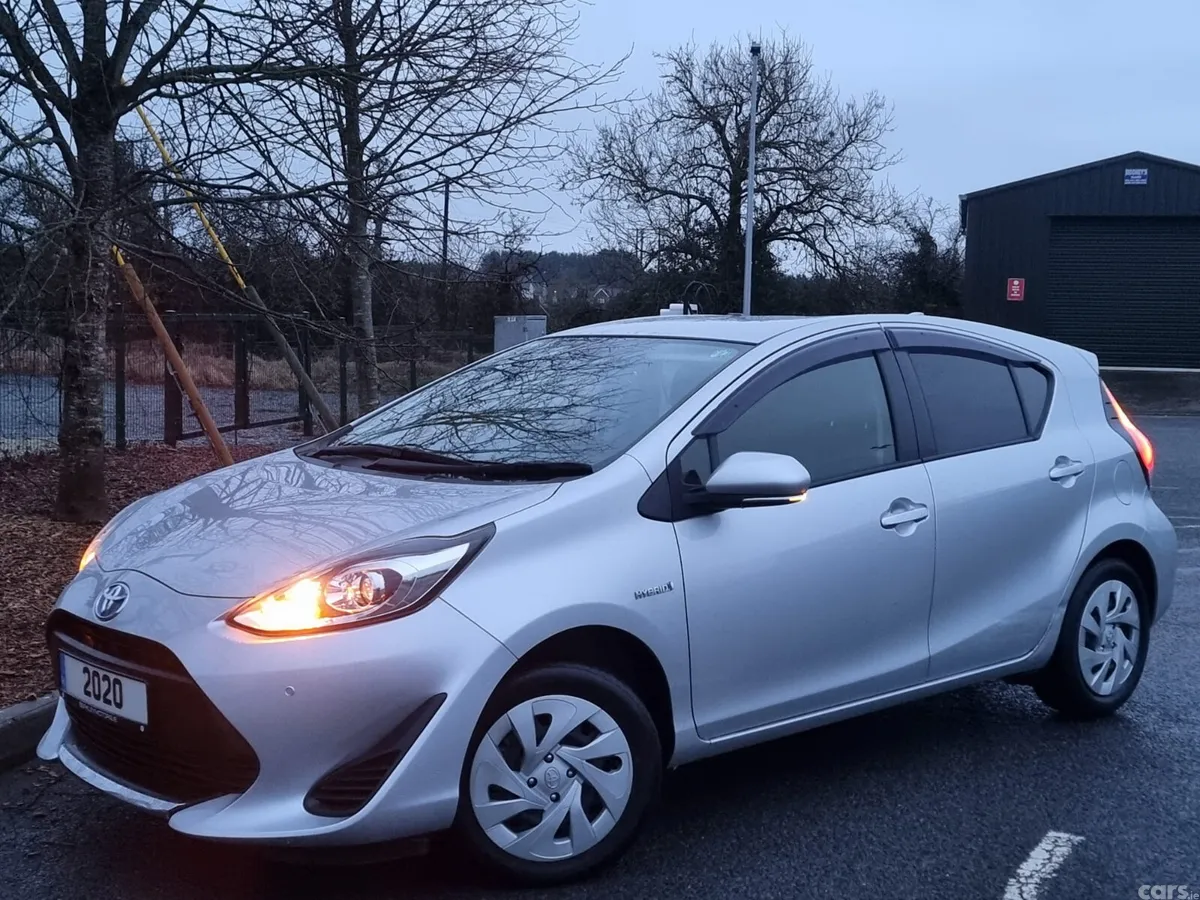 Toyota Aqua Hatchback, Petrol Hybrid, 2020, Silver