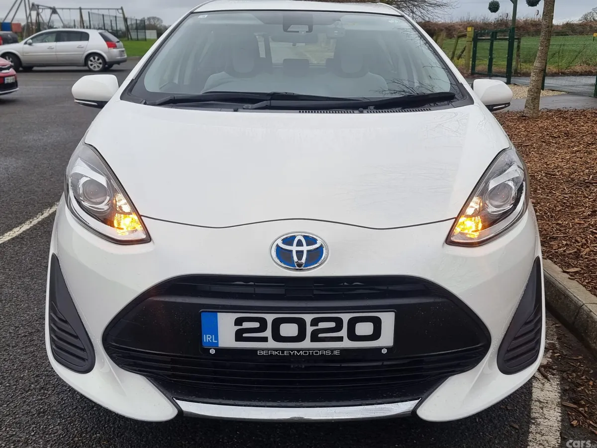 Toyota Aqua Hatchback, Petrol Hybrid, 2020, White