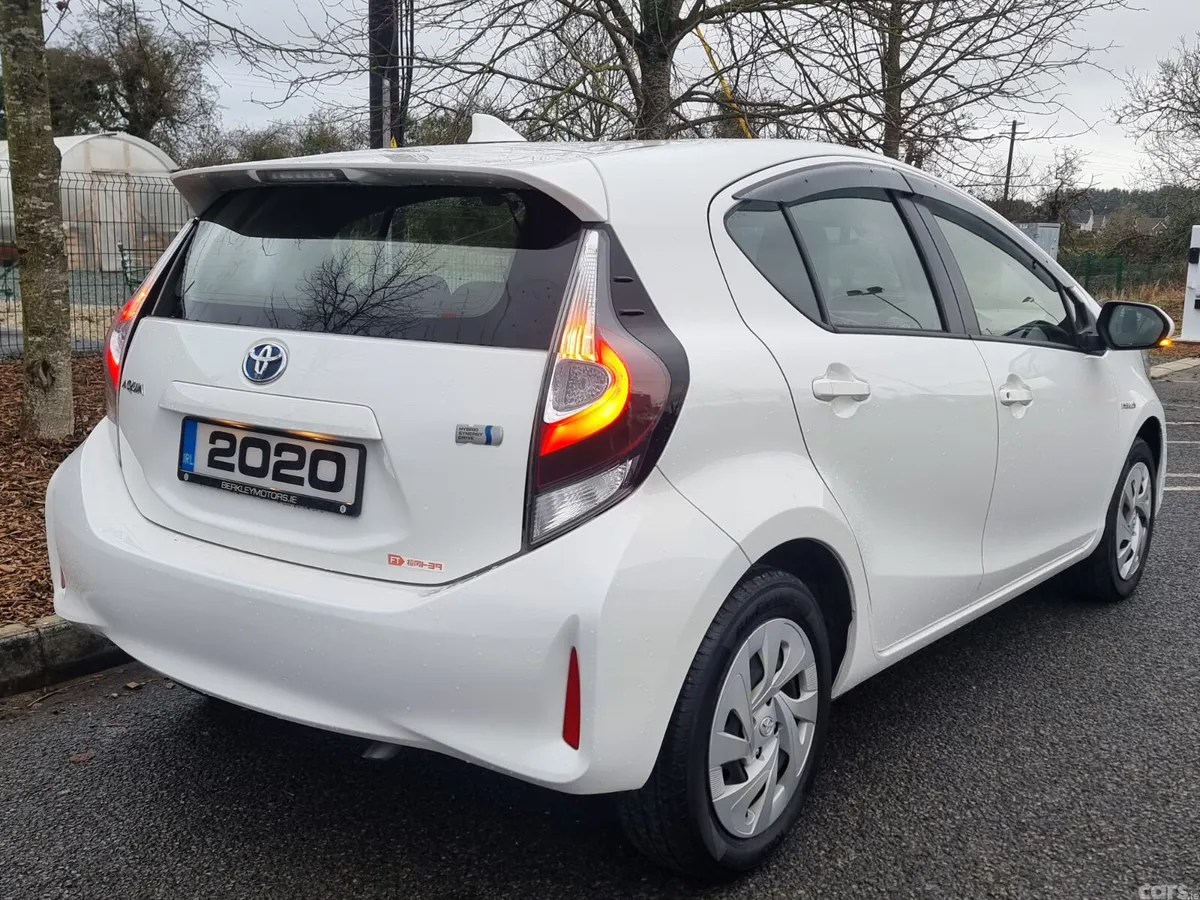 Toyota Aqua Hatchback, Petrol Hybrid, 2020, White