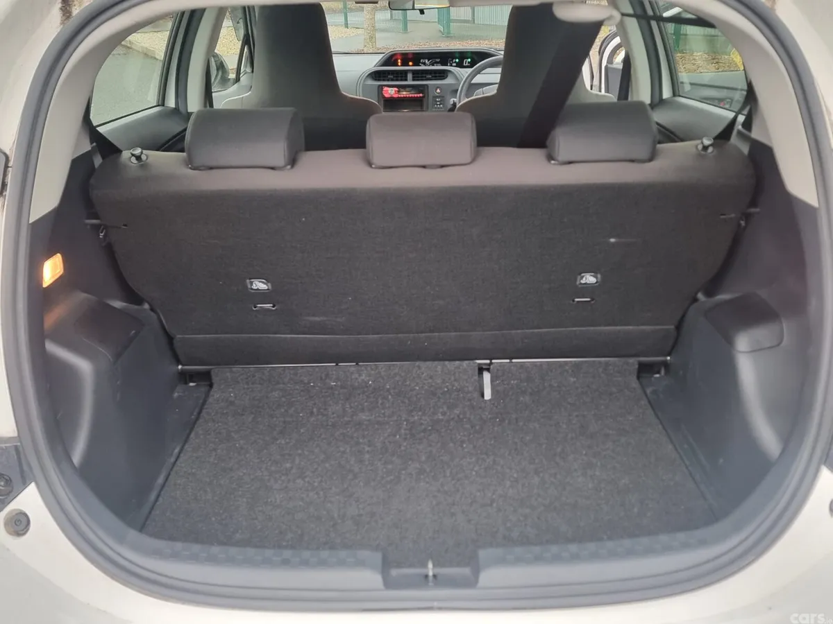 Toyota Aqua Hatchback, Petrol Hybrid, 2020, White