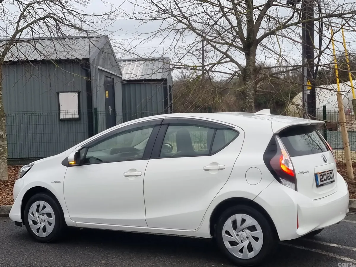 Toyota Aqua Hatchback, Petrol Hybrid, 2020, White